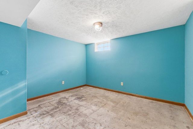 206 IVY Drive, Council Bluffs, IA 51503