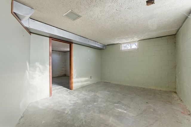 206 IVY Drive, Council Bluffs, IA 51503