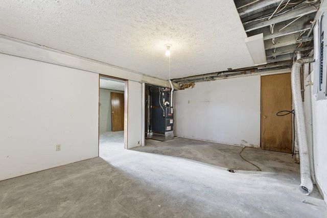 206 IVY Drive, Council Bluffs, IA 51503