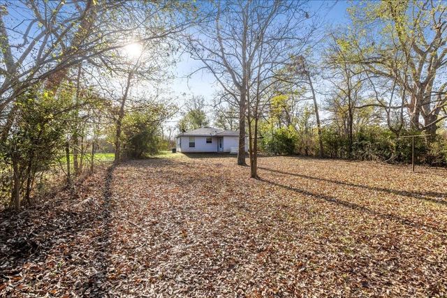 1005 S Dunbar Street, Crockett, TX 75835