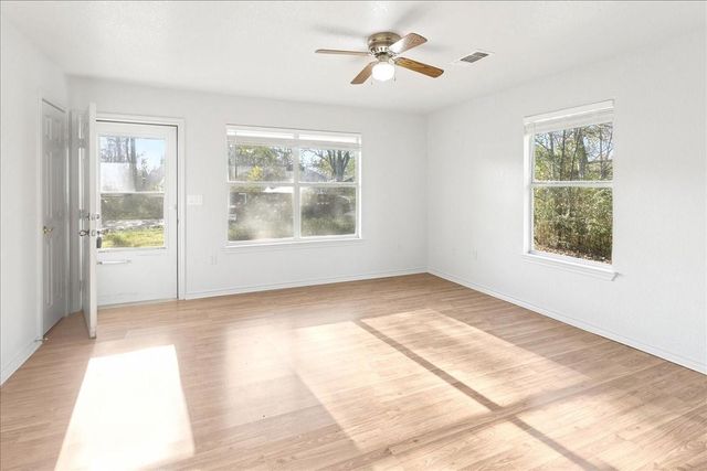 1005 S Dunbar Street, Crockett, TX 75835