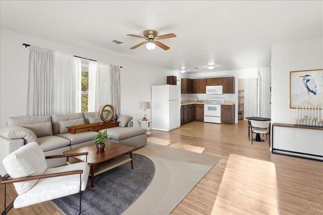 1005 S Dunbar Street, Crockett, TX 75835