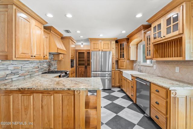109 OAK TREE Lane, Palatka, FL 32177