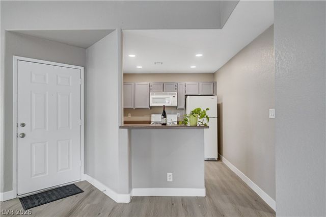 5074 South Rainbow Boulevard 206, Las Vegas, NV 89118