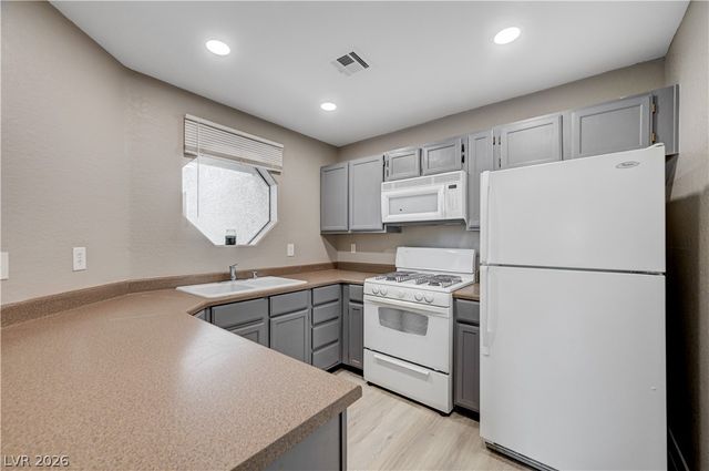 5074 South Rainbow Boulevard 206, Las Vegas, NV 89118