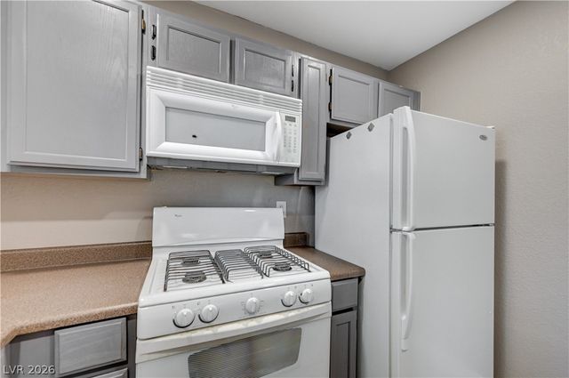 5074 South Rainbow Boulevard 206, Las Vegas, NV 89118