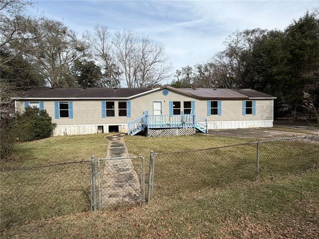 7431 Old Military Road, Mobile, AL 36582