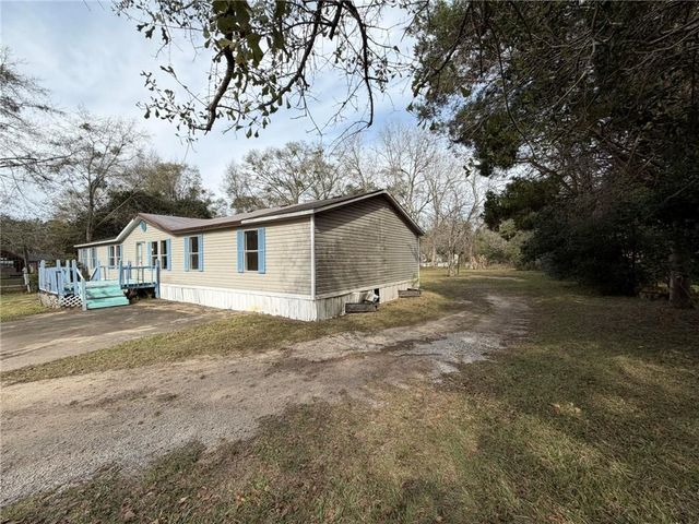 7431 Old Military Road, Mobile, AL 36582