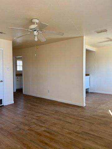 616 N Hudson Avenue, Lubbock, TX 79415