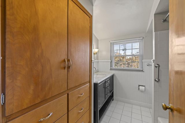 40 S Kellner Road, Columbus, OH 43209