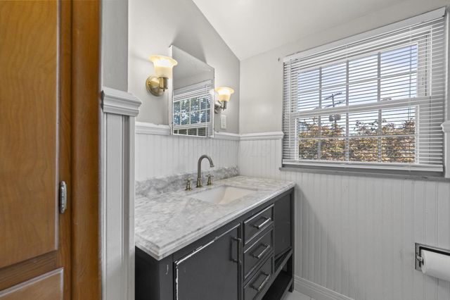 40 S Kellner Road, Columbus, OH 43209