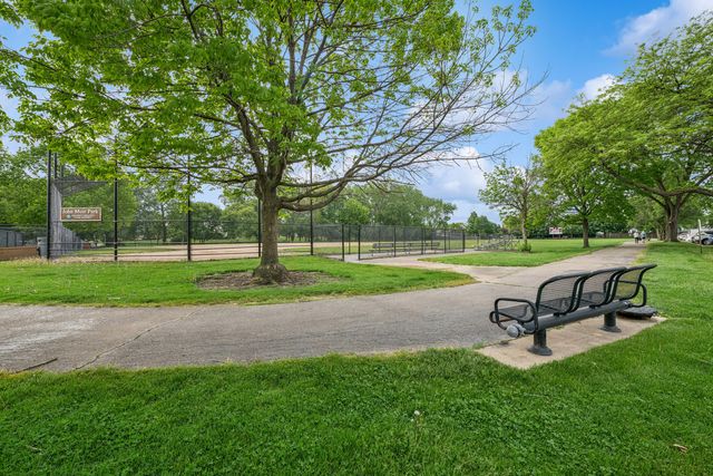 1165 Pleasant Run Drive 510, Wheeling, IL 60090
