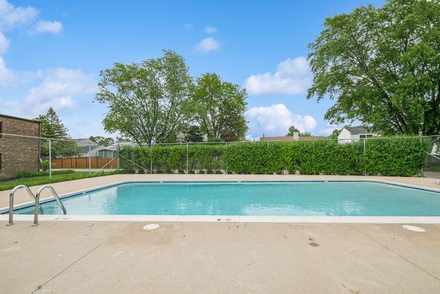 1165 Pleasant Run Drive 510, Wheeling, IL 60090
