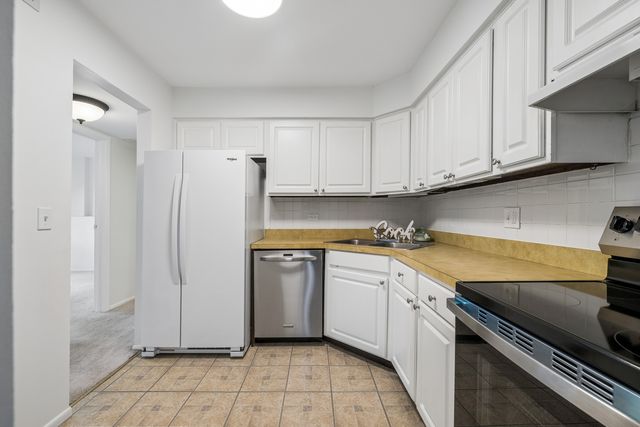 1165 Pleasant Run Drive 510, Wheeling, IL 60090