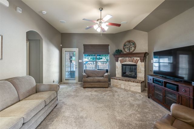 2405 Bridgeport Drive, Little Elm, TX 75068