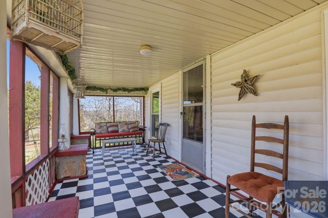 6998 Nobby Lail Road, Connelly Springs, NC 28612