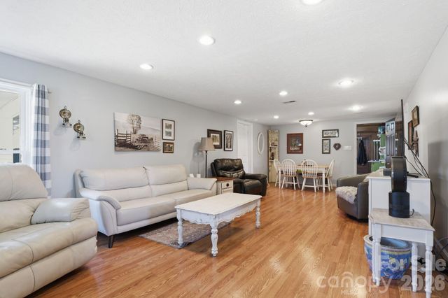 6998 Nobby Lail Road, Connelly Springs, NC 28612