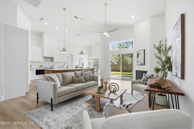 2083 WATER CREST Drive, Fleming Island, FL 32003