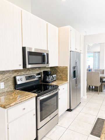 7529 SE Bay Cedar Circle, Hobe Sound, FL 33455