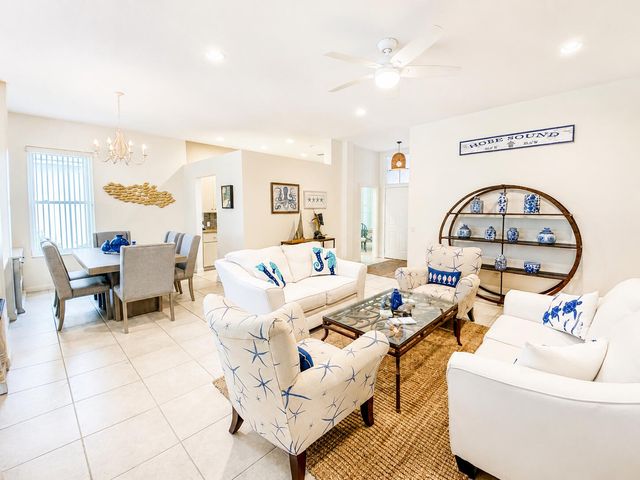 7529 SE Bay Cedar Circle, Hobe Sound, FL 33455