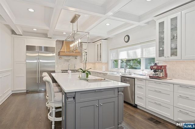 8 Ranch Lane, Closter, NJ 07624