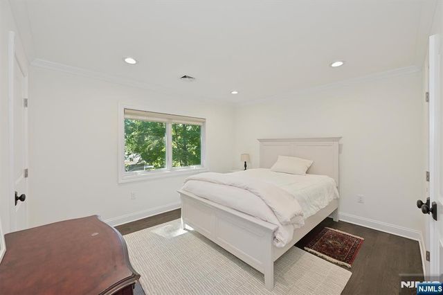 8 Ranch Lane, Closter, NJ 07624