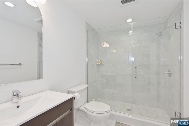 8 Ranch Lane, Closter, NJ 07624