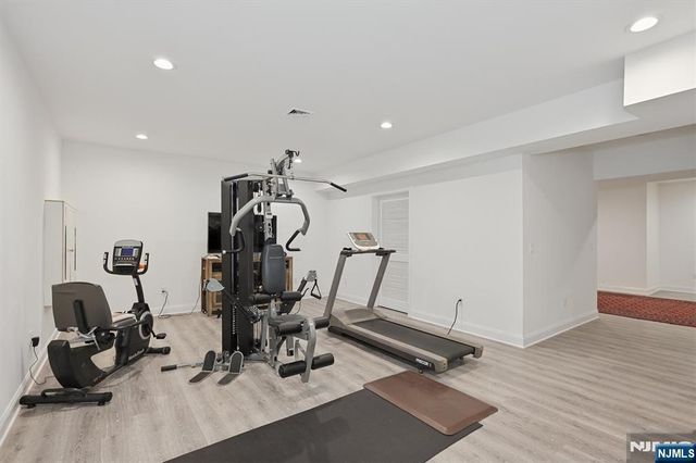 8 Ranch Lane, Closter, NJ 07624