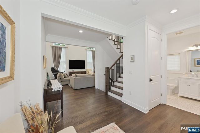 8 Ranch Lane, Closter, NJ 07624