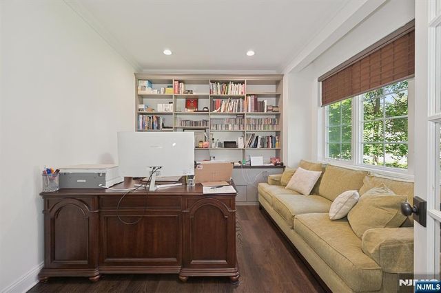 8 Ranch Lane, Closter, NJ 07624