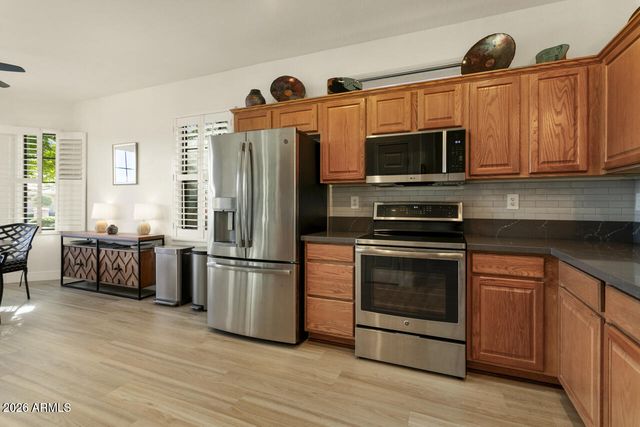 20852 N CANYON WHISPER Drive, Surprise, AZ 85387