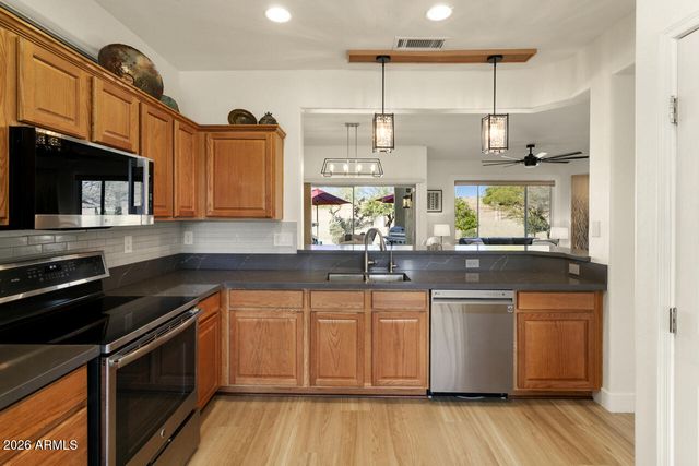 20852 N CANYON WHISPER Drive, Surprise, AZ 85387