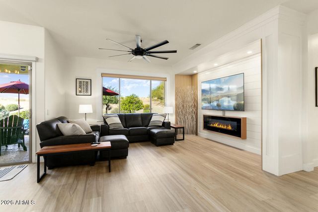 20852 N CANYON WHISPER Drive, Surprise, AZ 85387