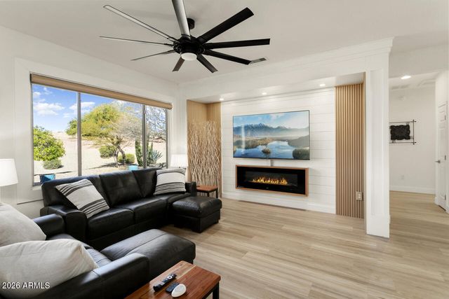 20852 N CANYON WHISPER Drive, Surprise, AZ 85387