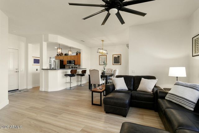 20852 N CANYON WHISPER Drive, Surprise, AZ 85387