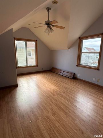 237 1ST Avenue, Clinton, IA 52732