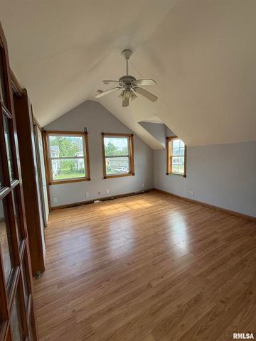 237 1ST Avenue, Clinton, IA 52732