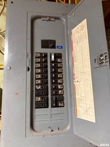 237 1ST Avenue, Clinton, IA 52732