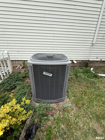 237 1ST Avenue, Clinton, IA 52732