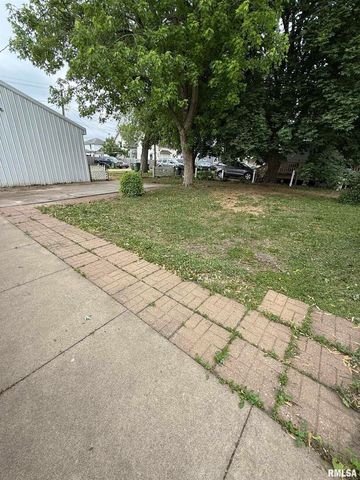 237 1ST Avenue, Clinton, IA 52732