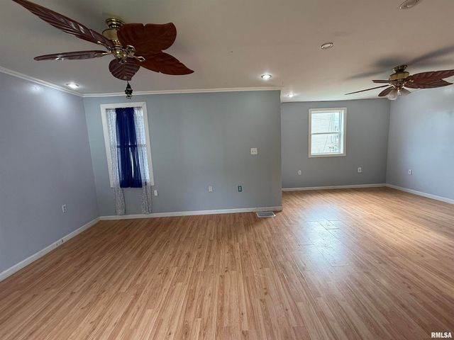 237 1ST Avenue, Clinton, IA 52732