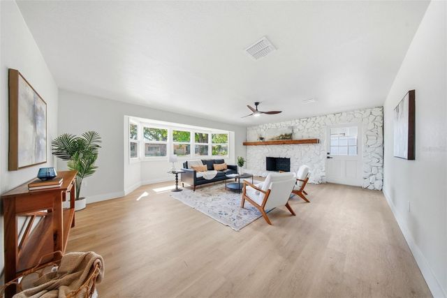 1125 77TH STREET N, St Petersburg, FL 33710