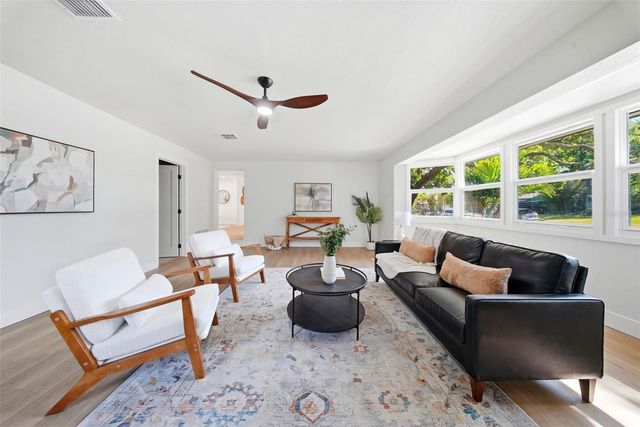 1125 77TH STREET N, St Petersburg, FL 33710