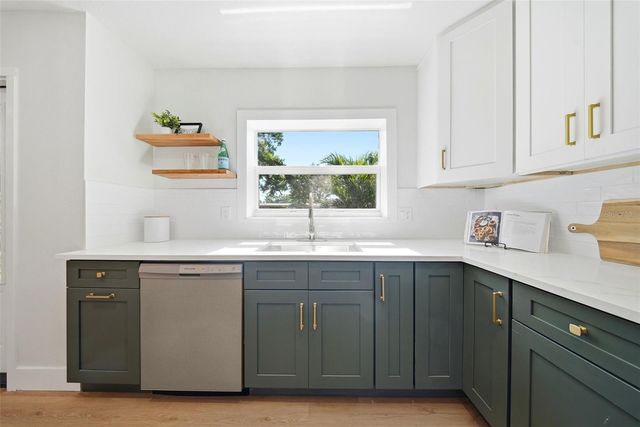 1125 77TH STREET N, St Petersburg, FL 33710