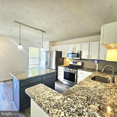 3 TOMAHAWK TER, Middle River, MD 21220