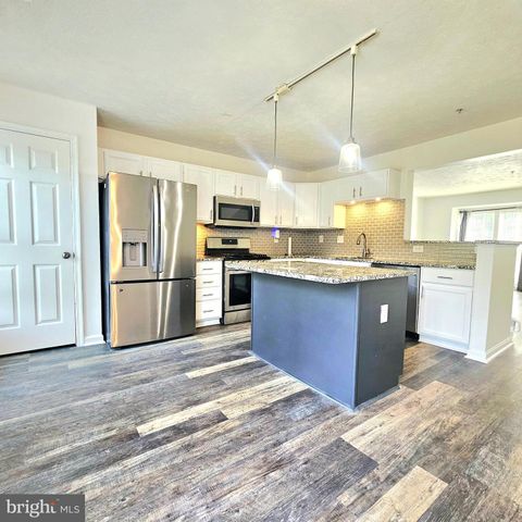 3 TOMAHAWK TER, Middle River, MD 21220