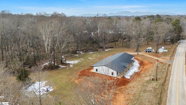 536 Old Mill Road, Campobello, SC 29322