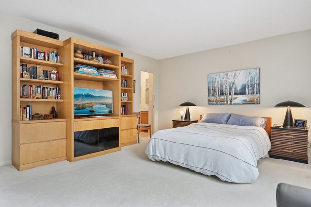 1325 N State Parkway 8E, Chicago, IL 60610