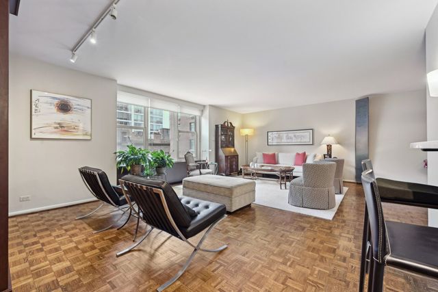 1325 N State Parkway 8E, Chicago, IL 60610