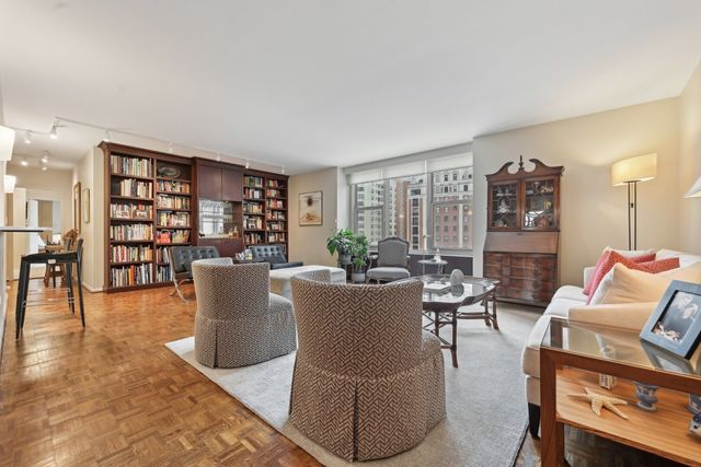 1325 N State Parkway 8E, Chicago, IL 60610